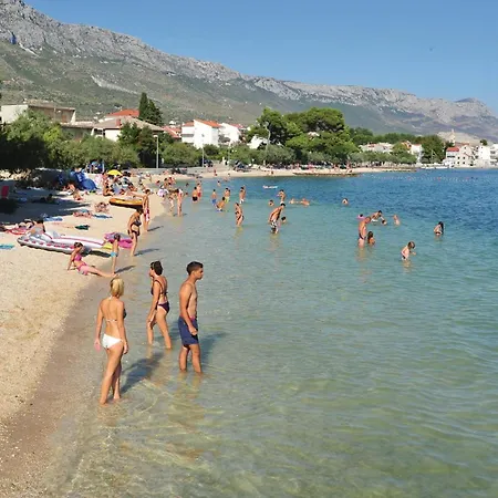 Сasa de vacaciones Five-bedroom In Kastel Kambelovac *