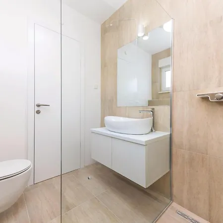 Five-bedroom In Kastel Kambelovac Kaštela