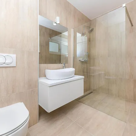 Five-bedroom In Kastel Kambelovac Kaštela